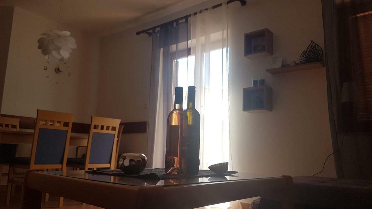Apartment Zeljka Nerezine Esterno foto