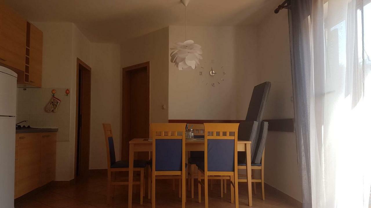Apartment Zeljka Nerezine Esterno foto