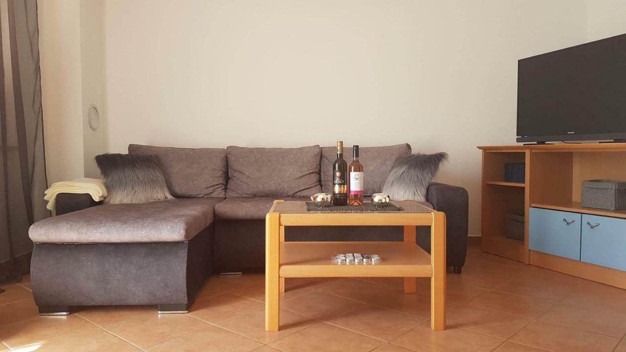 Apartment Zeljka Nerezine Esterno foto